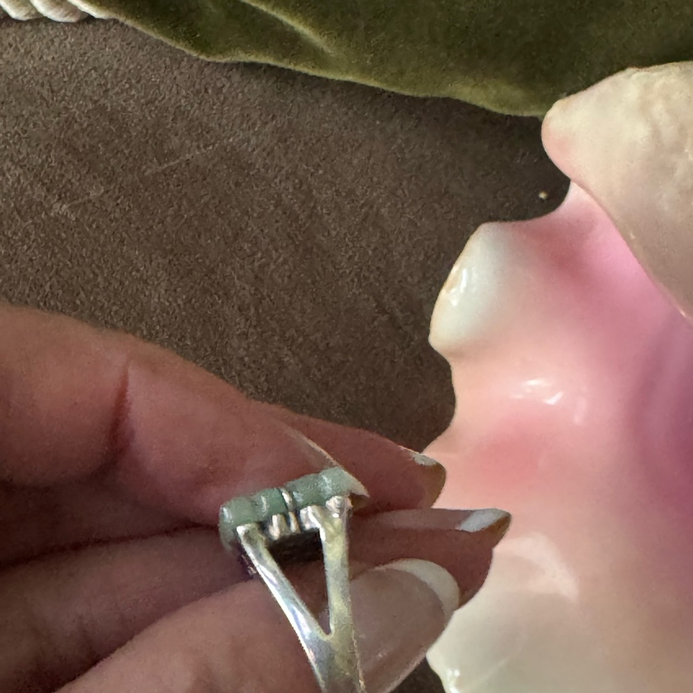 Elegant Vintage Sterling Silver and Jade Dragon Stone Ring Size 8 - Picture 6 of 8
